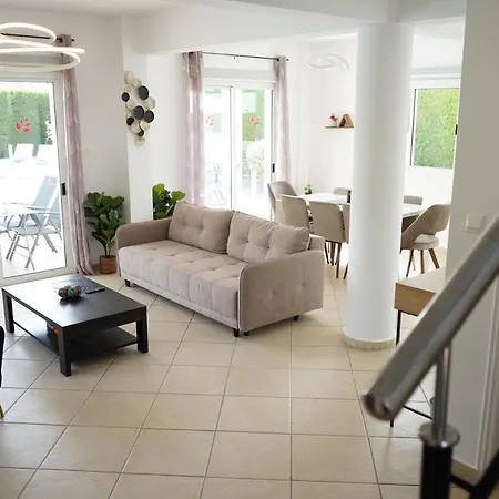 Вилла Coral Cove *