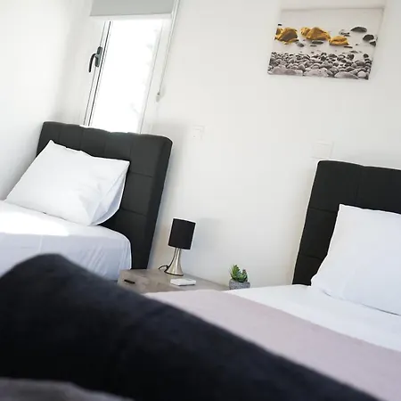 Coral Cove Villa Peyia