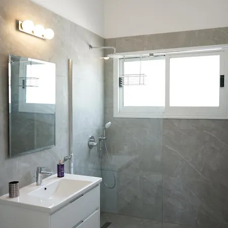Coral Cove Peyia